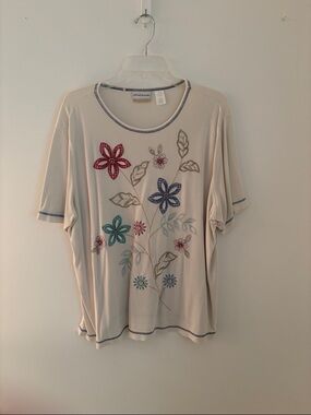 Alfred Dunner Cream Short-Sleeve Floral Appliqué Top